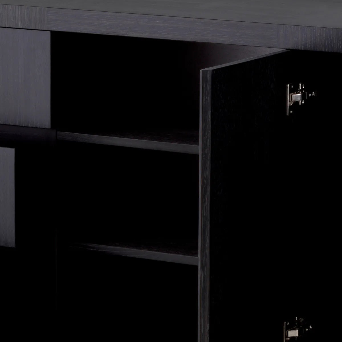 Eichholtz Crosby chest of drawers