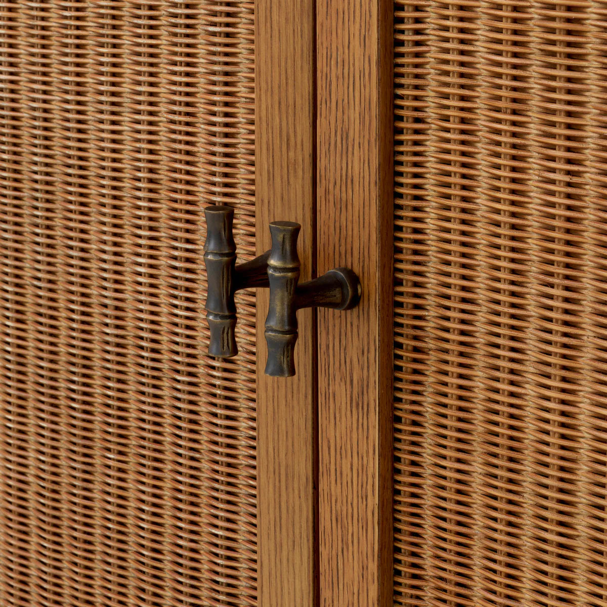 Eichholtz Borchard chest of drawers