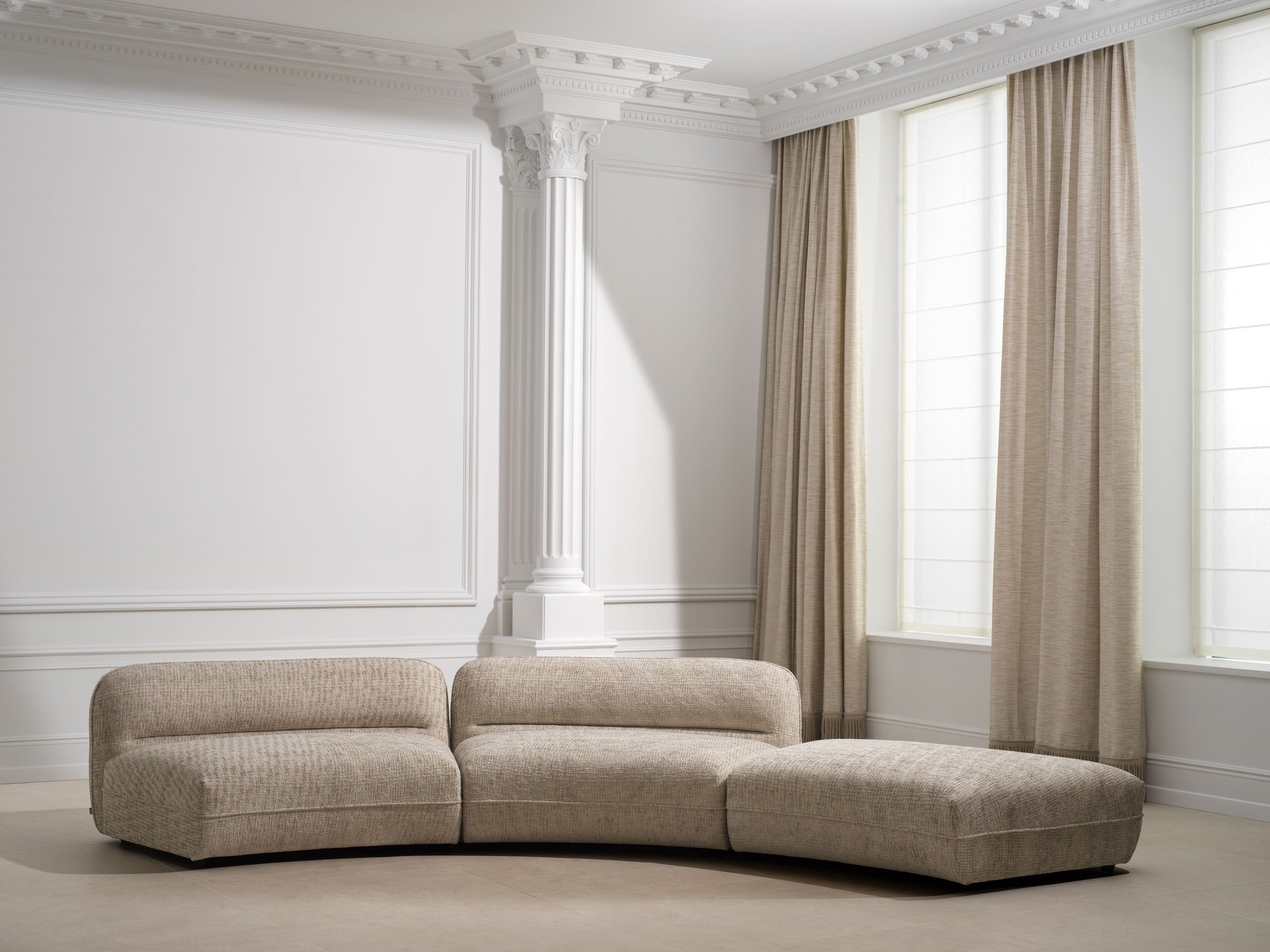 Eichholtz Möbelkollektion 2024 mit organischen Formen, neutralen Farben und hochwertiger Verarbeitung. Moderne Sofas, Sessel und Tische mit eleganten Details für stilvolles Wohnen.